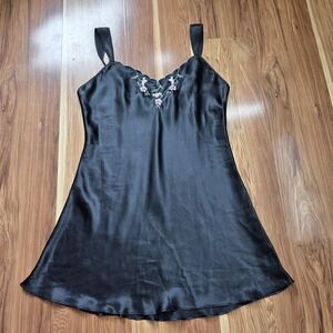 Madison & Max Nightgown Womens Medium‎ Floral Embroidered Satin Sleepwear Dress